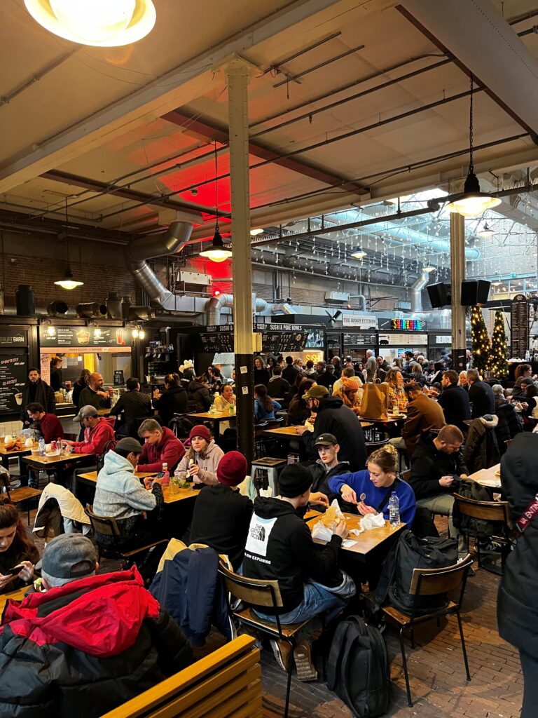FOOD COURTS